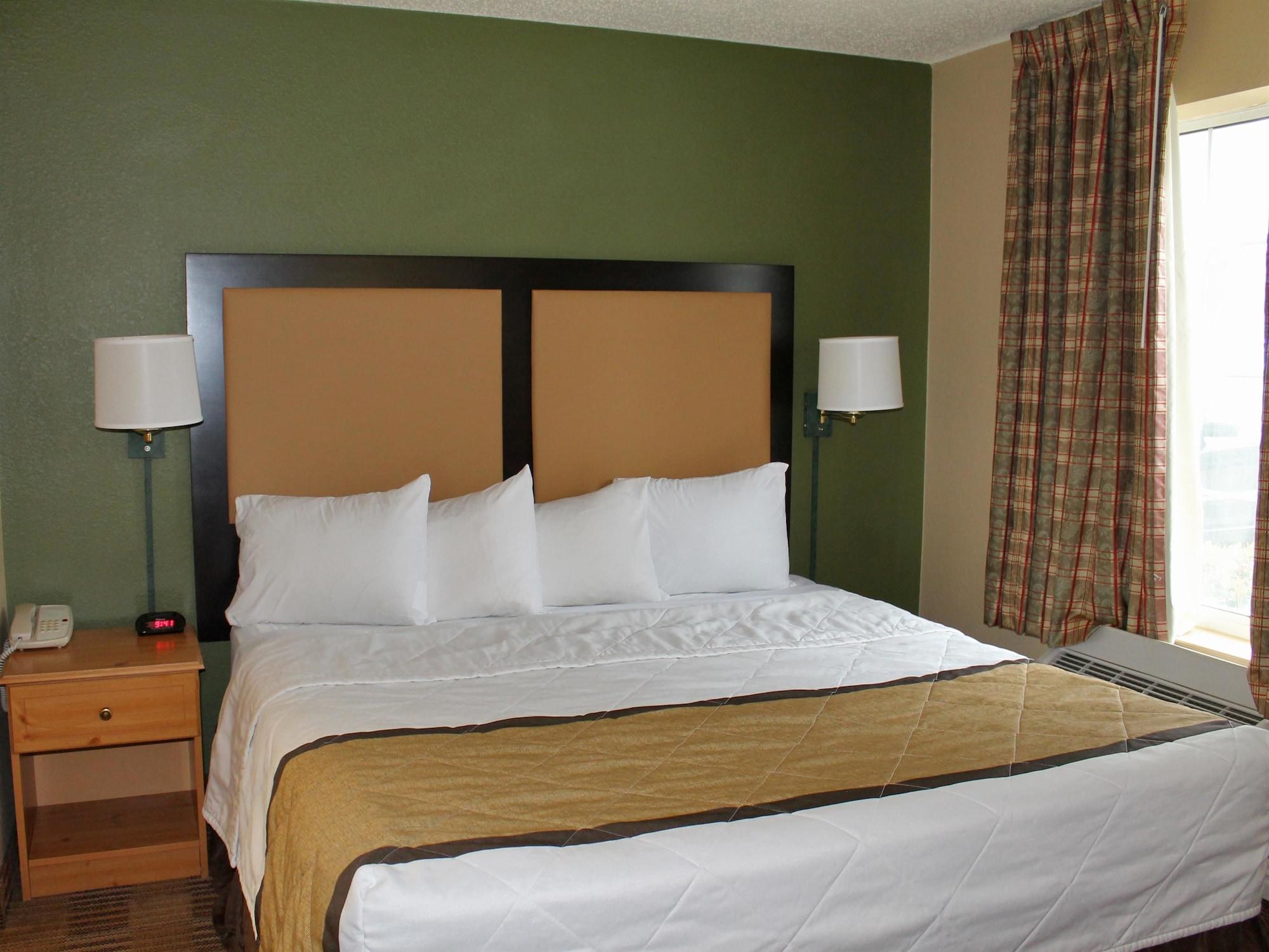 Extended Stay America Select Suites - Chicago - Naperville - East Екстериор снимка