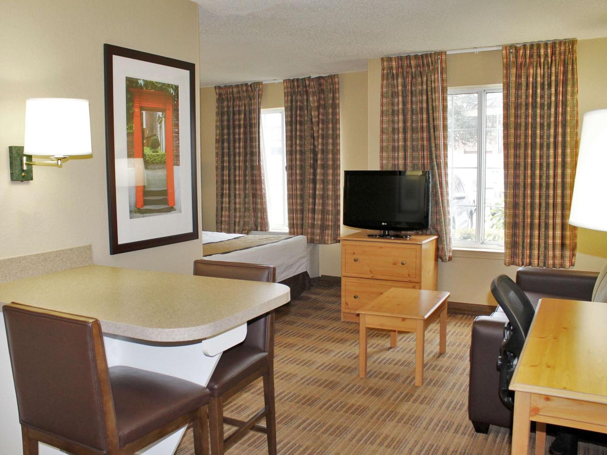 Extended Stay America Select Suites - Chicago - Naperville - East Екстериор снимка