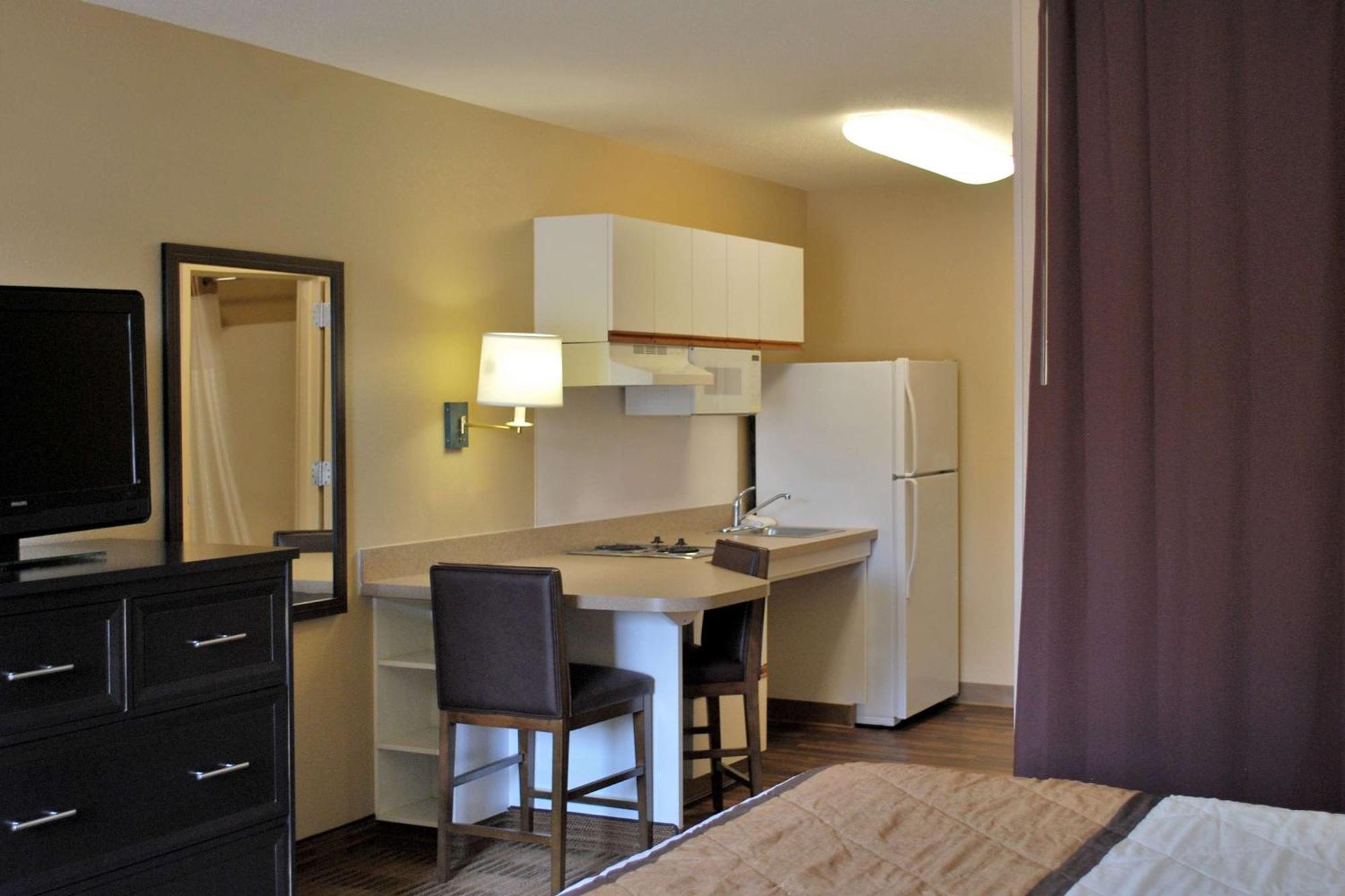 Extended Stay America Select Suites - Chicago - Naperville - East Екстериор снимка