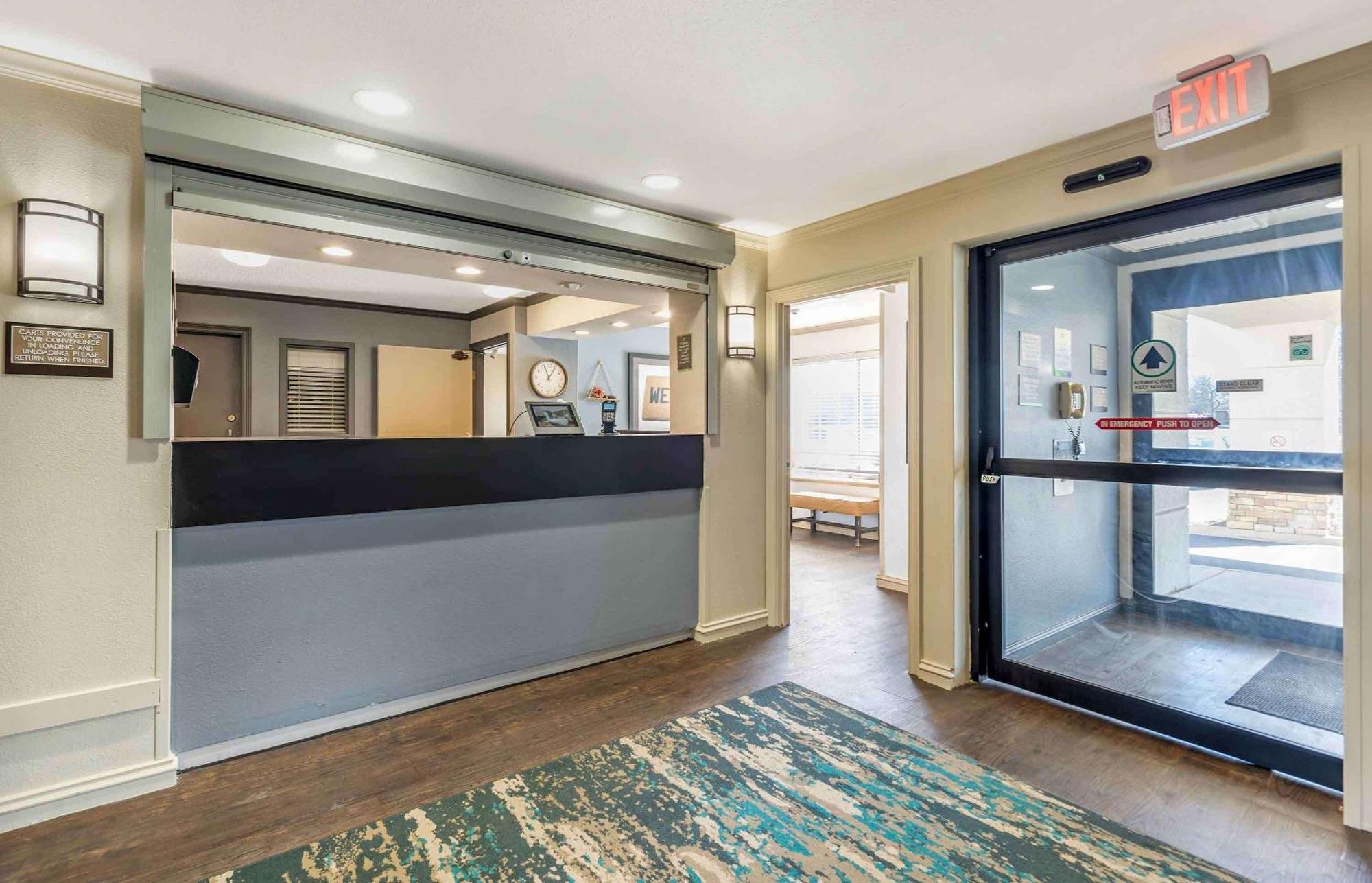 Extended Stay America Select Suites - Chicago - Naperville - East Екстериор снимка
