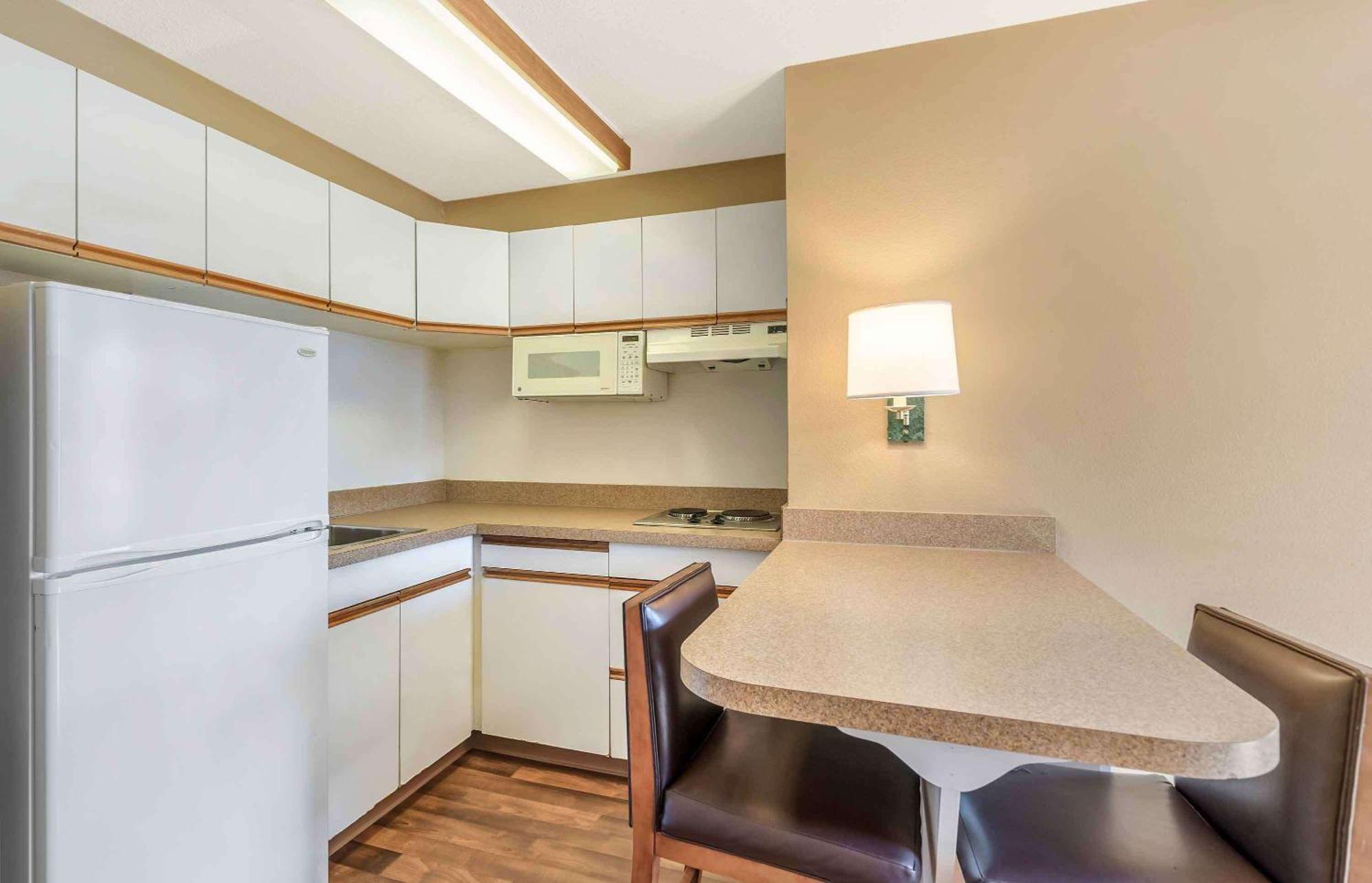 Extended Stay America Select Suites - Chicago - Naperville - East Екстериор снимка
