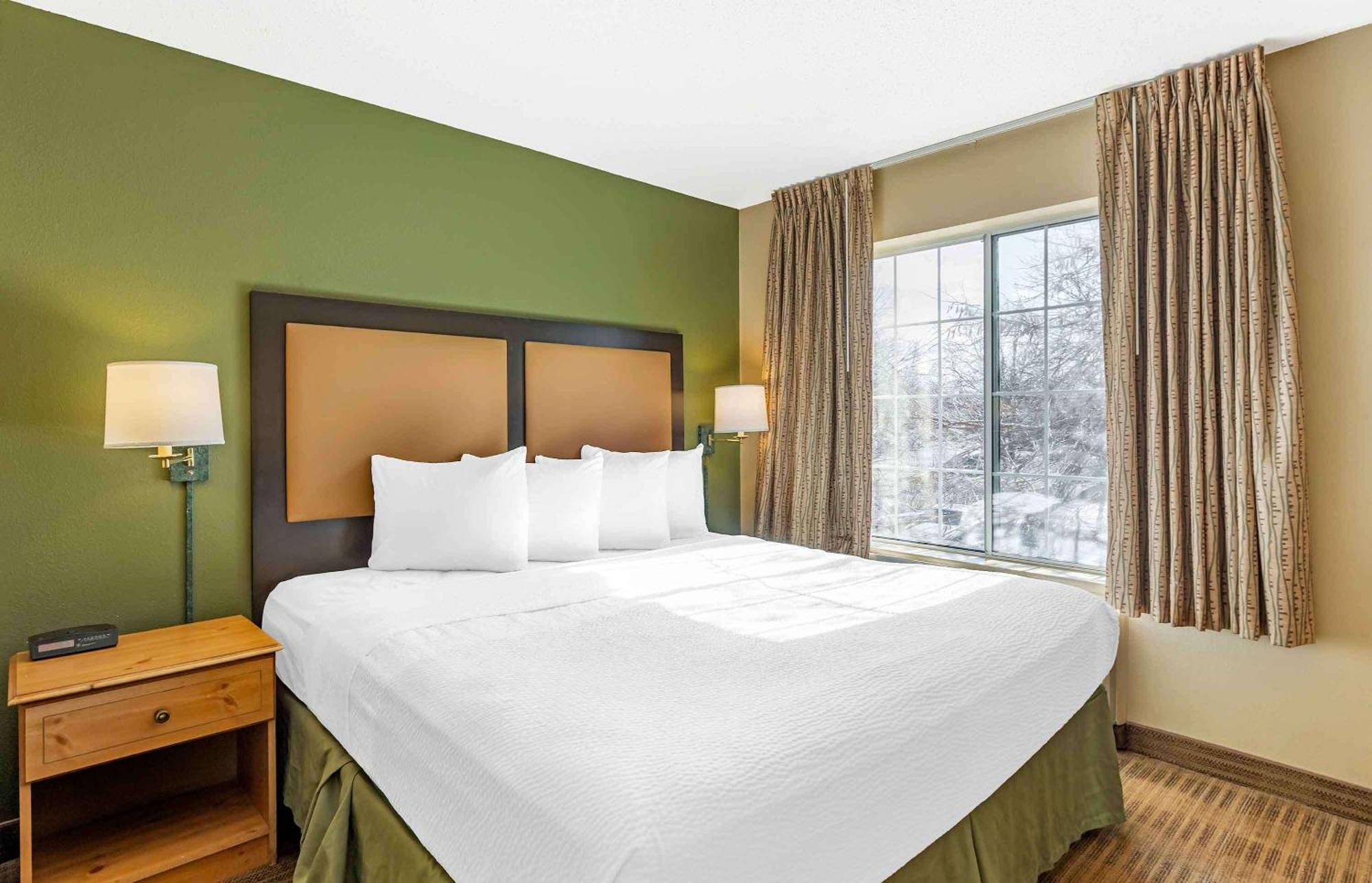 Extended Stay America Select Suites - Chicago - Naperville - East Екстериор снимка