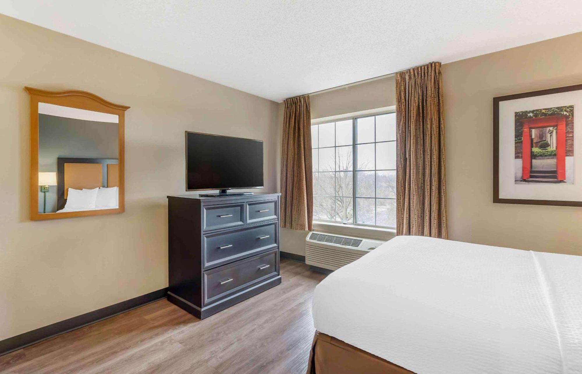 Extended Stay America Select Suites - Chicago - Naperville - East Екстериор снимка